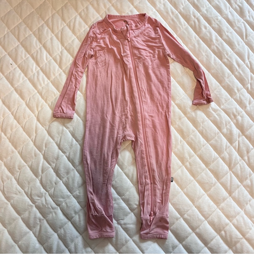 Kyte baby One piece pajamas pink zip up long sleeve baby girl size 12-18 months